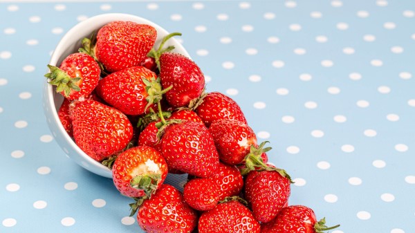 Strawberries Berry Fruit Wallpaper