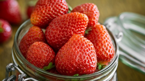 Strawberry Berry Close Up wallpaper