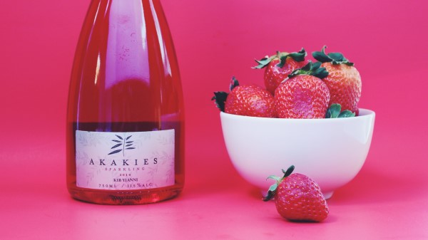 Strawberry Champagne Fruit Bowl Wallpaper