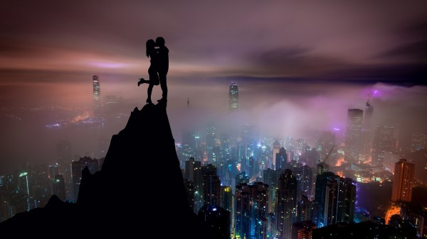 Couple Silhouettes Kiss wallpaper