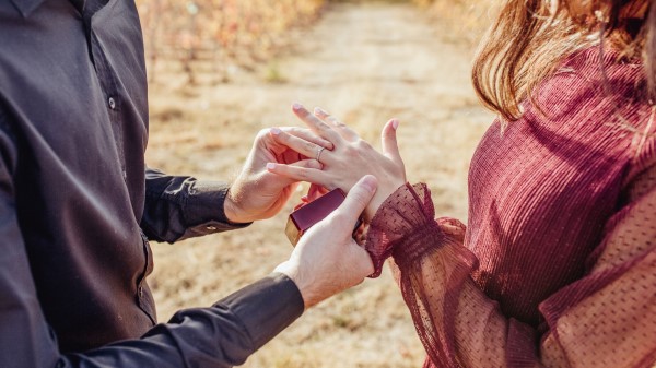 Hands Ring Bride wallpaper