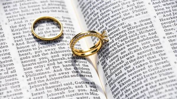 Rings Jewelry Book wallpaper