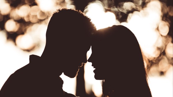 Silhouettes Couple Love Image wallpaper