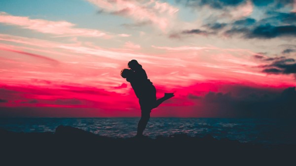 Silhouettes Hugs Starry Sky wallpaper