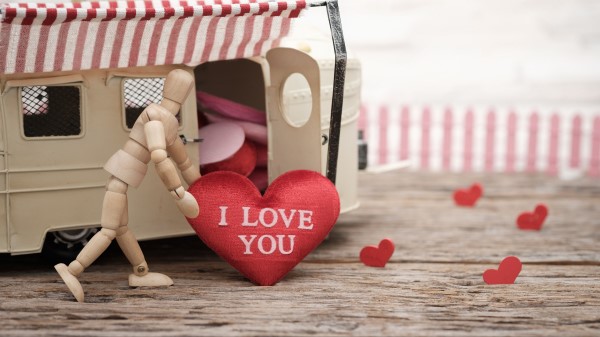 Wooden Figure Mannequin Heart wallpaper