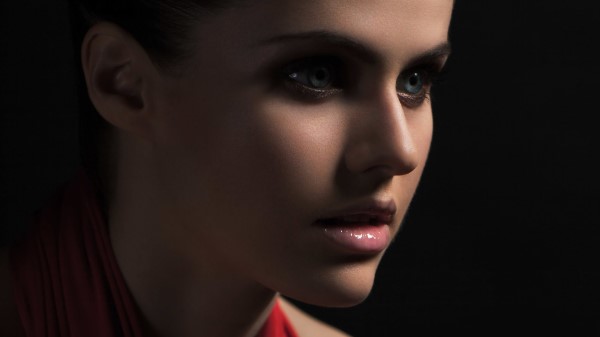 2019 Alexandra Daddario New Lf Wallpaper