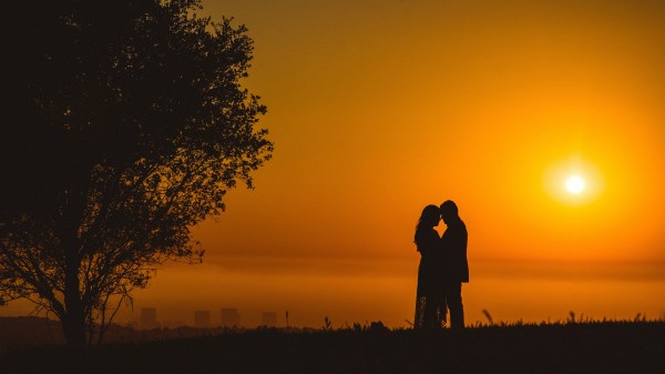 Couple Romantic Sunset 5k Wallpaper