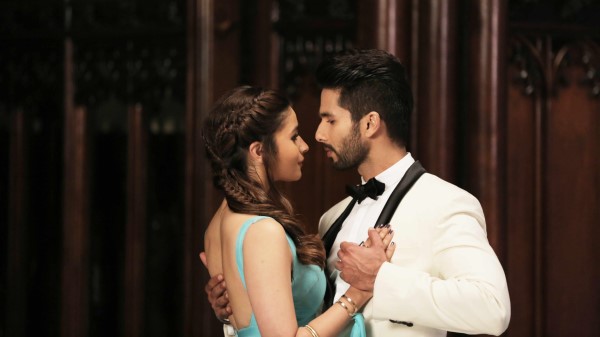 Shahid Kapoor Alia Bhatt Nazdeekiyaan Shaandaar 8k Wallpaper