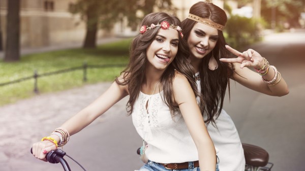 Two Girls 8k wallpaper