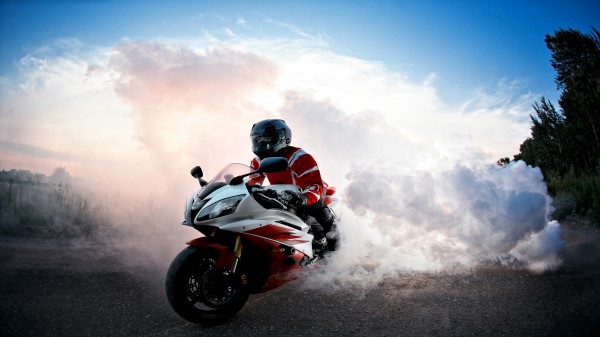 Yamaha R6 Smoke 5k wallpaper