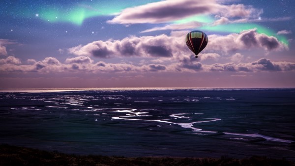 Balloon Ocean Aurora Borealis Wallpaper