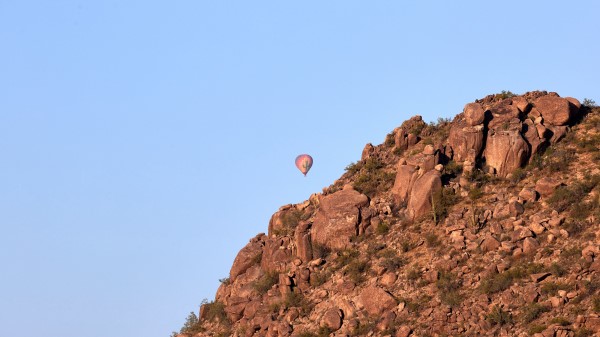 Balloon Rock Mountains Wallpaper