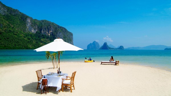 Beach Sand Bench Date Surprise Girl Boy Island Table Wallpaper Wallpaper