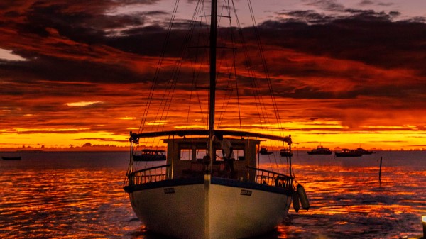 Boat Sunset Sky Wallpaper