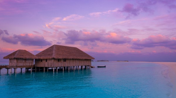 Bungalow Ocean Clouds Wallpaper