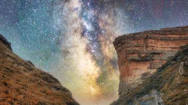 Canyon Road Rocks Wallpaper