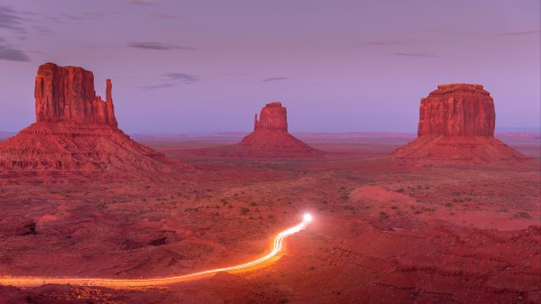Canyon Rock Glow Wallpaper