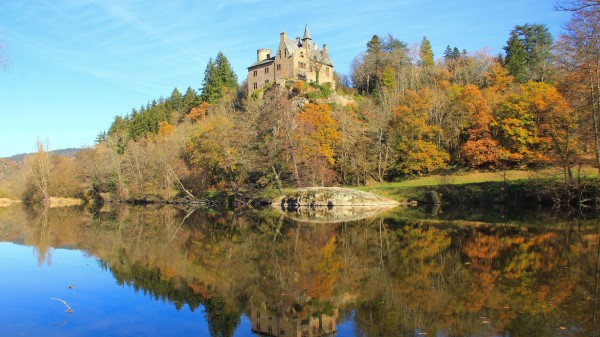 Castle Loire France Lake Valley Wallpaper