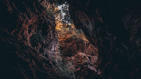 Cave Rocks Gorge Wallpaper