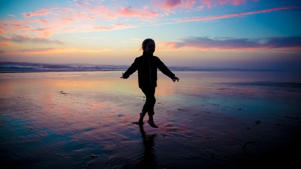 Child Happiness Sea Wallpaper