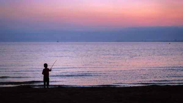 Child Silhouette Sea Wallpaper