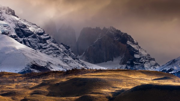Chili Mountains Wallpaper