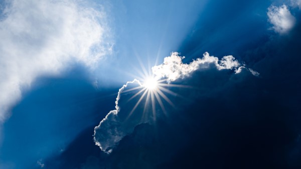 Clouds Sun Rays Wallpaper