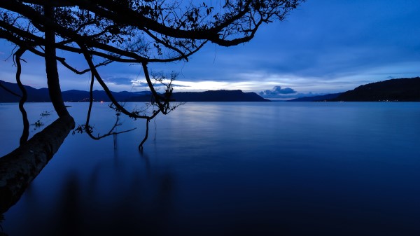 Dawn On Lake Img Wallpaper