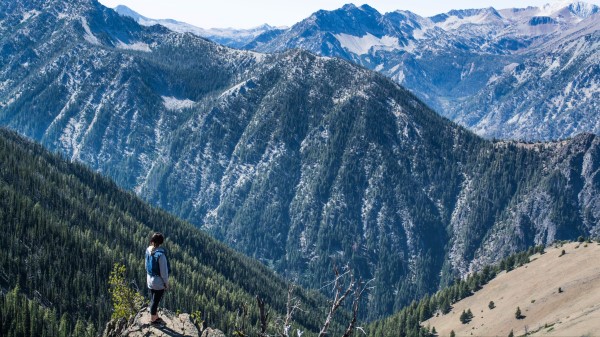 Girl Mountains Freedom Loneliness Wallpaper