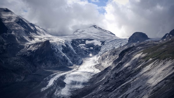 Glacier Mountain Fog Wallpaper