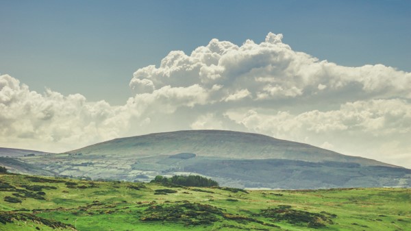 Hill Vastness Clouds Wallpaper