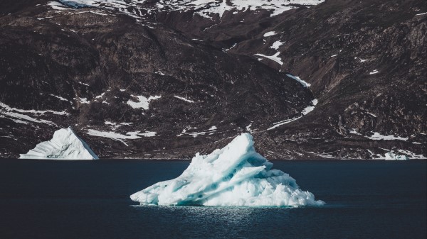 Iceberg Floe Lake Wallpaper