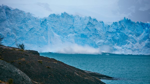 Iceberg Rocks Sea Shore Wallpaper
