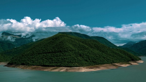 Island Coast Hills Wallpaper