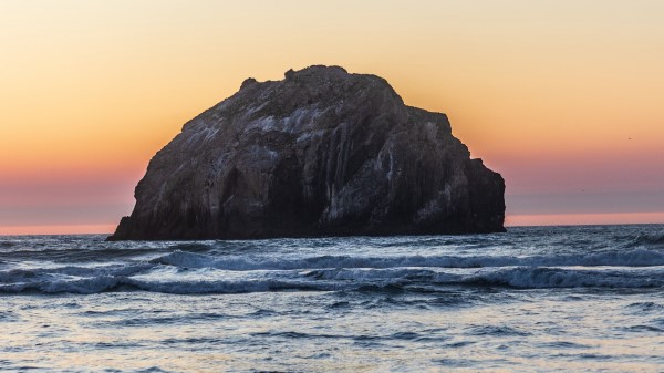 Island Rock Sea Wallpaper