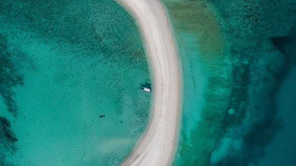 Island Sand Ocean Wallpaper