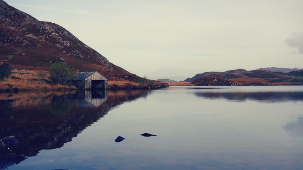 Lake Building Mountains Reflection Wallpaper