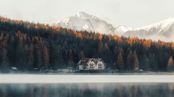 Lake Coast House Wallpaper
