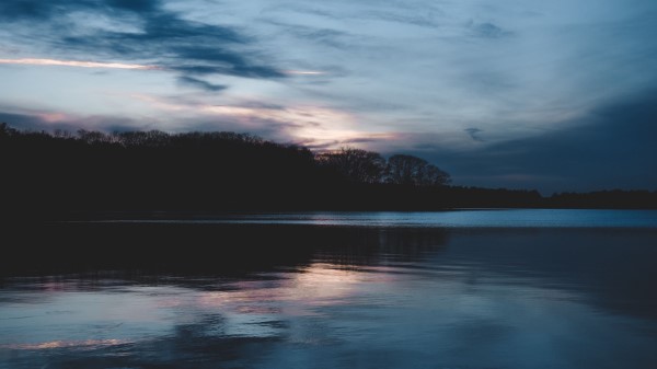 Lake Horizon Evening Clouds Wallpaper