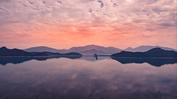 Lake Horizon Sky Wallpaper