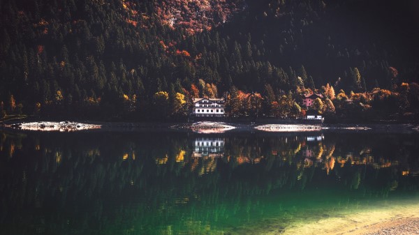 Lake House Hill Reflection Wallpaper