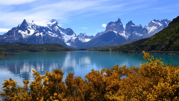 Lake Mountains Nature Wallpaper