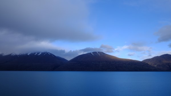 Lake Mountains Sky Horizon Wallpaper