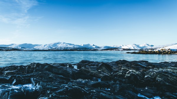 Lake Mountains Stones Picture Wallpaper