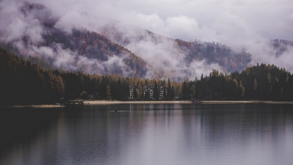 Lake Shore Mountains Image Wallpaper