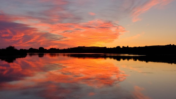 Lake Sunset Reflection Wallpaper