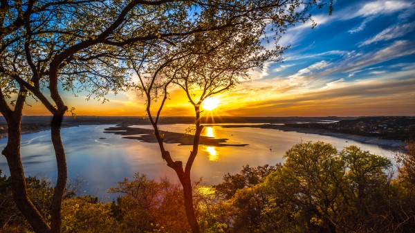 Lake Travis On Wallpaper
