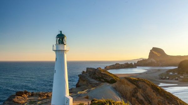 Lighthouse Sea Horizon Wallpaper