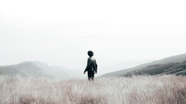 Loneliness Field Hat Wallpaper