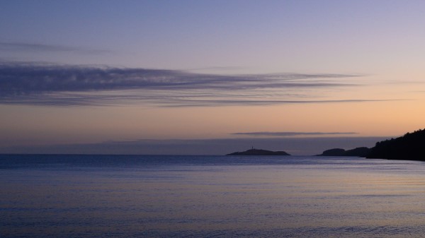 Month Horizon Water Wallpaper